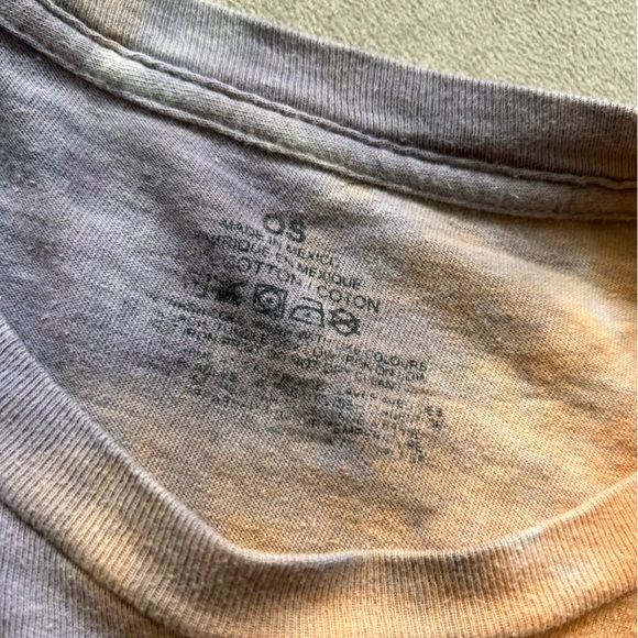 Graphic tee - Picture 3 of 3